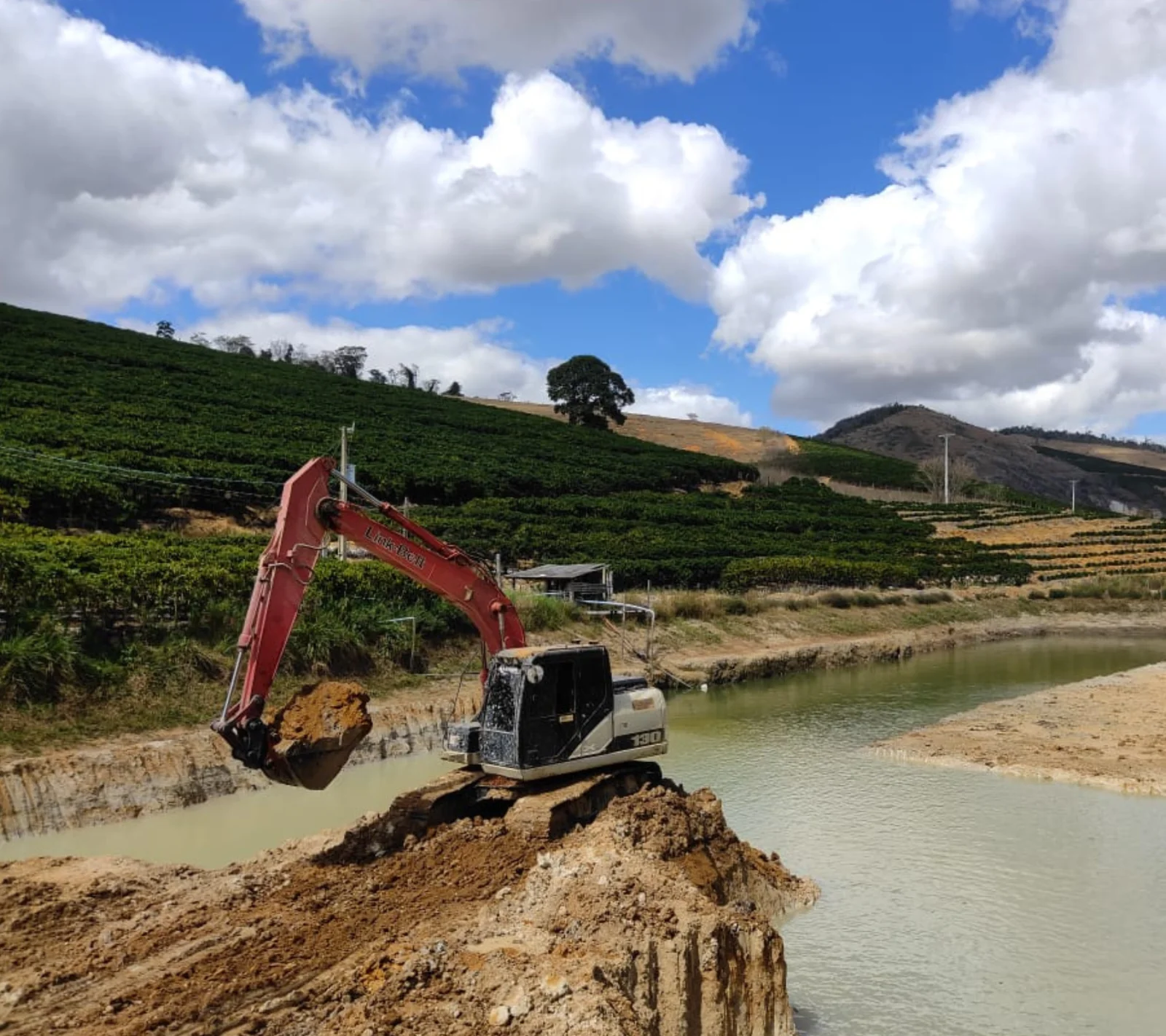 Excavadoras con mayor estabilidad aumentan la seguridad en operaciones agrícolas